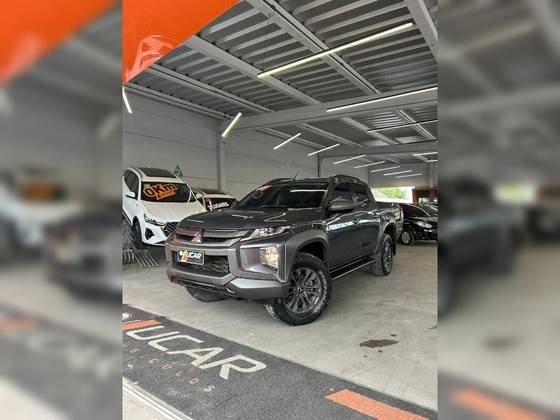 MITSUBISHI L200 TRITON 2.4 16V TURBO DIESEL SPORT OUTDOOR GLS CD 4P 4X4 AUTOMÁTICO MITSUBISHI L200 TRITON 2.4 16V TURBO DIESEL SPORT OUTDOOR GLS CD 4P 4X4 AUTOMÁTICO